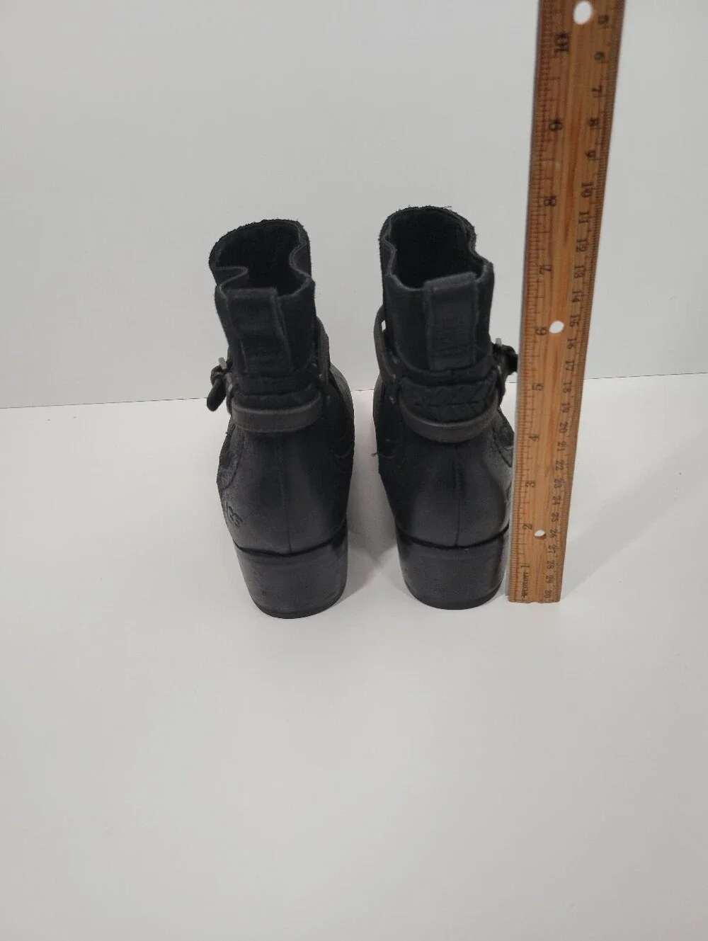 UGG Krewe Black Leather Shearling Insole Ankle Boots Women Size 7  1004207